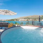 4 Bedroom Amazing In * Grebaštica