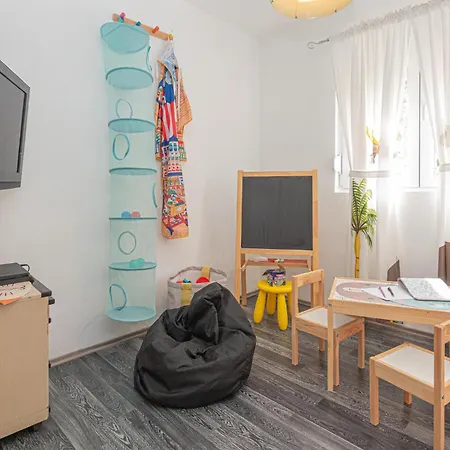 4 Bedroom Amazing In * Grebaštica