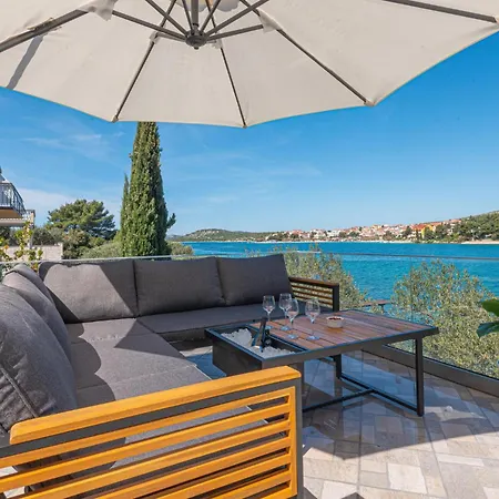 Pet Friendly In With Jacuzzi Holiday home *