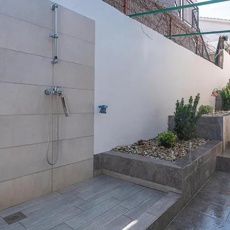Lovely Home In Grebastica With Wifi בית נופש Grebaštica