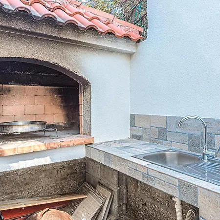 Lovely Home In Grebastica With Wifi