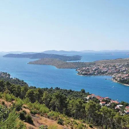 Tatil Evi Lovely Home In Grebastica With Wifi *